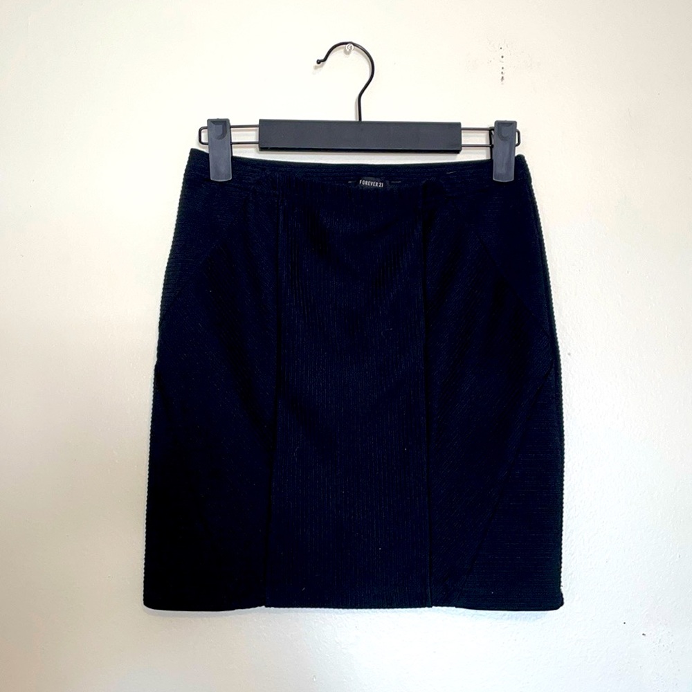 Forever 21 | Black Ribbed Pencil Mini Skirt